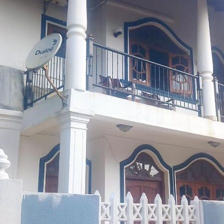 Oviniru Beach Hotel Negombo Dış mekan fotoğraf