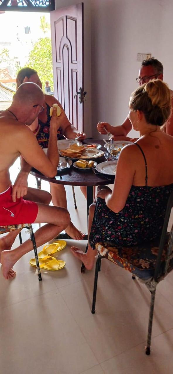 Oviniru Beach Hotel Negombo Dış mekan fotoğraf